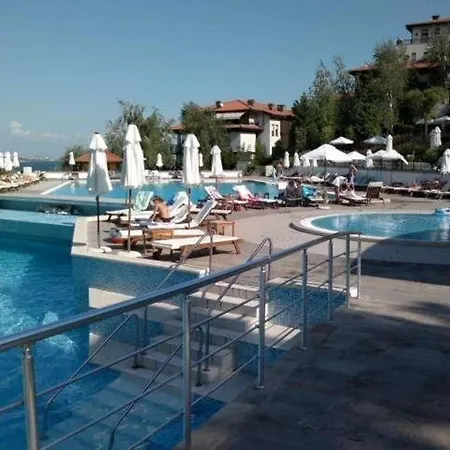 Strandnahe In Tsentar Mit Schoenem Garten